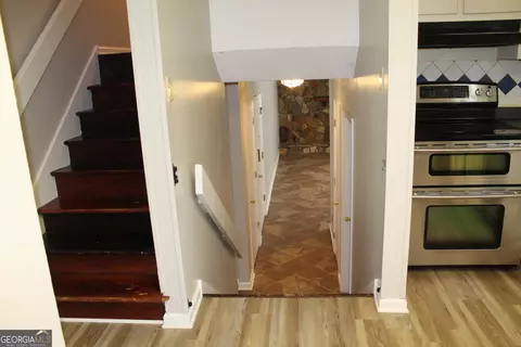 Entry Way - 2921 Foxhall Cir, Augusta, GA 30907 photo 3 of 3