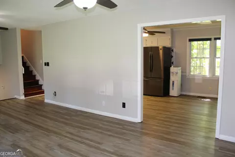 Living - 2921 Foxhall Cir, Augusta, GA 30907 photo 4 of 4