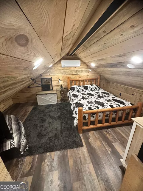 Bedroom - 47 Cripple Creek Ln, Tiger, GA 30576 photo 2 of 2