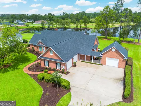 161 Green Tree Dr, Broxton, GA 31519