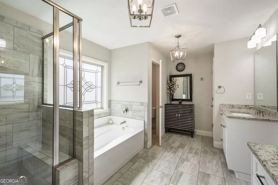 Bath - 1883 Weston Ln, Tucker, GA 30084 photo 3 of 9