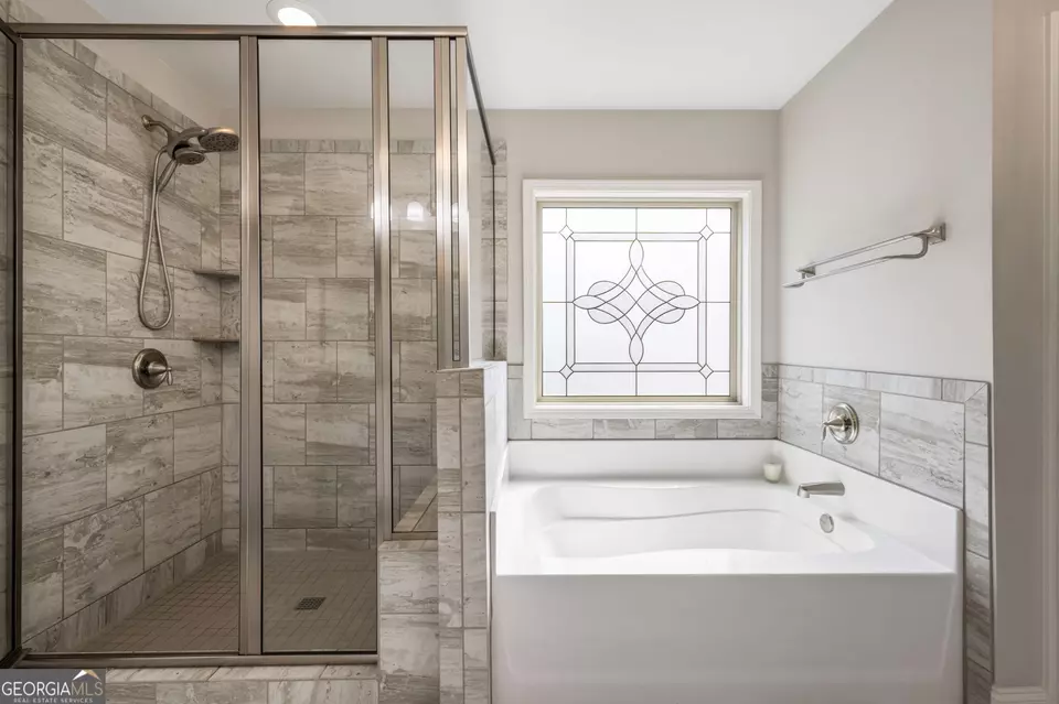Bath - 1883 Weston Ln, Tucker, GA 30084 photo 5 of 9
