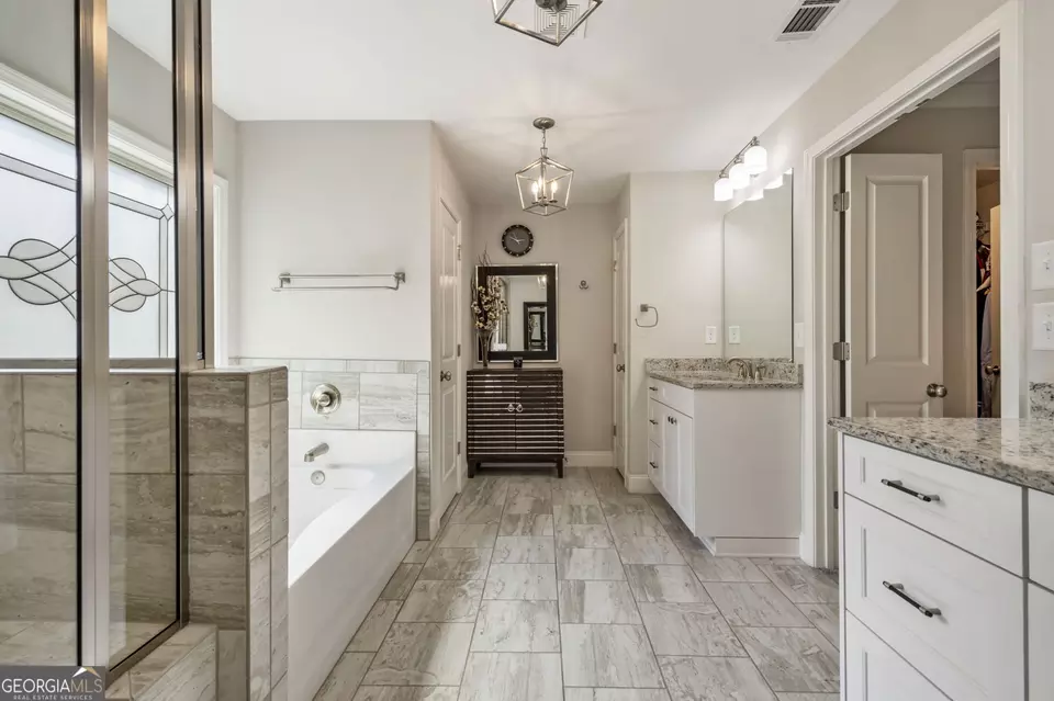 Bath - 1883 Weston Ln, Tucker, GA 30084 photo 6 of 9