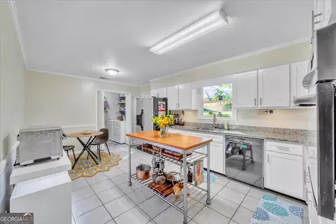 Kitchen - 254 Trinity Rd, Dublin, GA 31021 photo 1 of 4