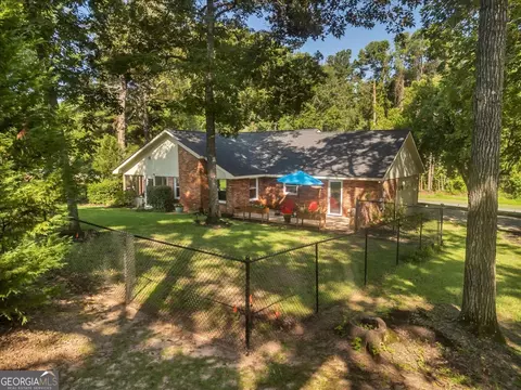 Exterior - 254 Trinity Rd, Dublin, GA 31021 photo 13 of 16