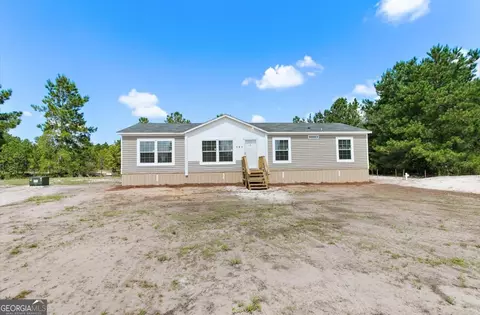 151 Lisa Ln, Hortense, GA 31543