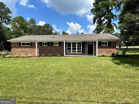 705 E 20th St, Tifton, GA 31794