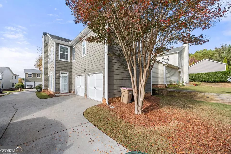 Exterior - 3660 Lake Pass Ln, Suwanee, GA 30024 photo 5 of 8