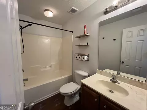 Bath - 304 Baileys Way, Lagrange, GA 30241 photo 4 of 4