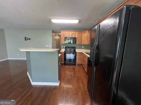 Kitchen - 304 Baileys Way, Lagrange, GA 30241 photo 2 of 2