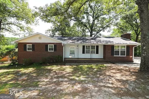 102 Shelia Dr, Warner Robins, GA 31088