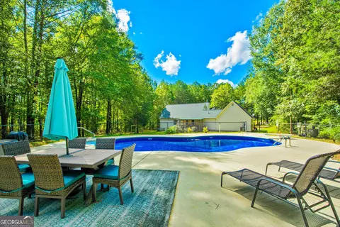 Exterior - 462 River Rd, Concord, GA 30206 photo 7 of 18