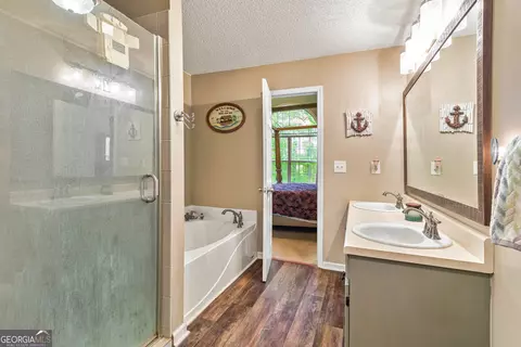 Bath - 462 River Rd, Concord, GA 30206 photo 2 of 3