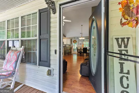 Entry Way - 462 River Rd, Concord, GA 30206 photo 1 of 3
