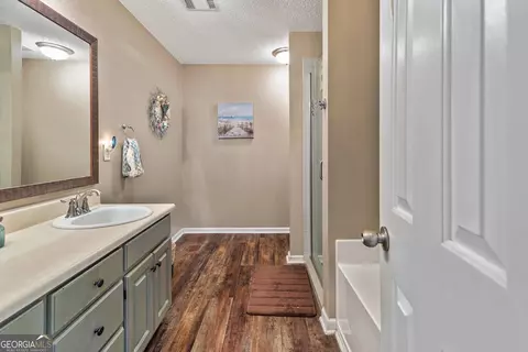 Bath - 462 River Rd, Concord, GA 30206 photo 1 of 3