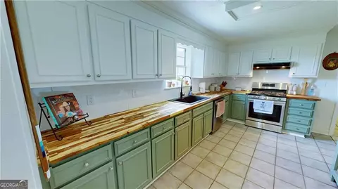 Kitchen - 91 Cane Cir, Nahunta, GA 31553 photo 2 of 5