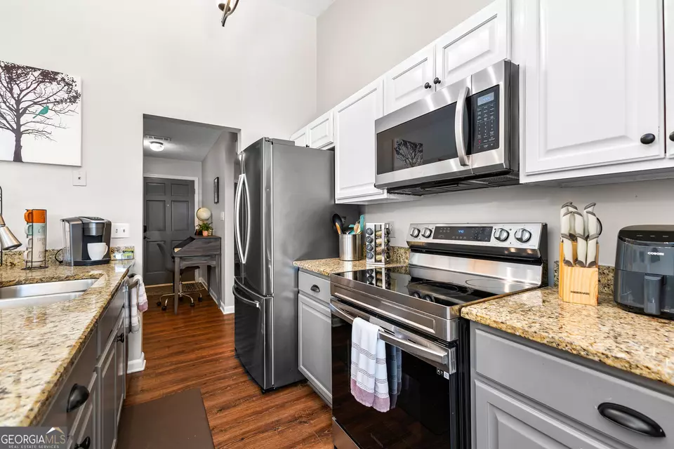 Kitchen - 116 Morgans Turn, Peachtree City, GA 30269 photo 2 of 3