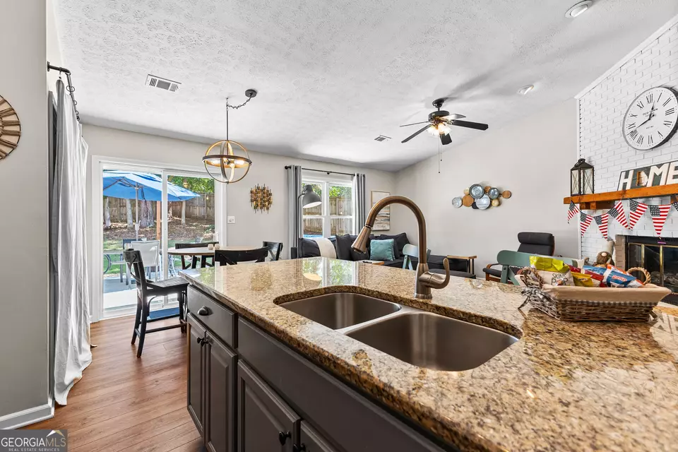 Kitchen - 116 Morgans Turn, Peachtree City, GA 30269 photo 3 of 3