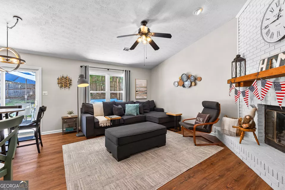 Living - 116 Morgans Turn, Peachtree City, GA 30269 photo 2 of 4
