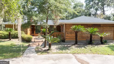 1924 Cedar Ct, Waverly, GA 31565