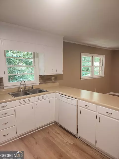 Kitchen - 59 Sunset Ln, Toccoa, GA 30577 photo 3 of 3