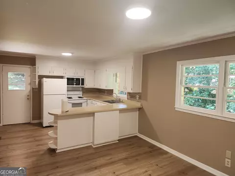 Kitchen - 59 Sunset Ln, Toccoa, GA 30577 photo 2 of 3