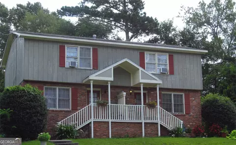 240 Neptune Ct, Macon, GA 31211
