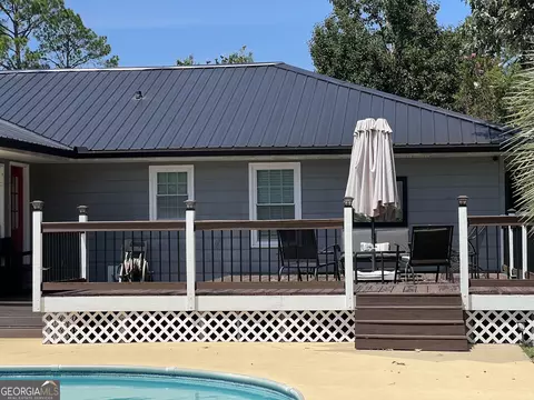Exterior - 407 Oasis Dr, Dublin, GA 31021 photo 5 of 12