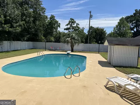 Exterior - 407 Oasis Dr, Dublin, GA 31021 photo 8 of 12