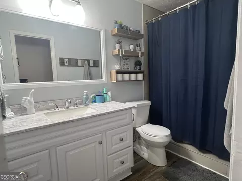 Bath - 407 Oasis Dr, Dublin, GA 31021 photo 1 of 5