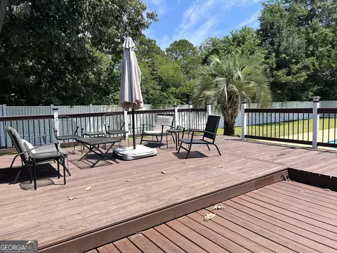 Exterior - 407 Oasis Dr, Dublin, GA 31021 photo 6 of 12
