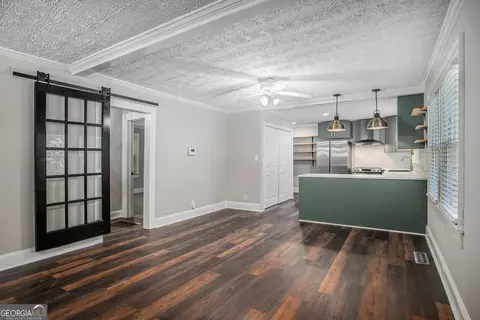 118 E Kimball St, Winder, GA 30680 photo 9