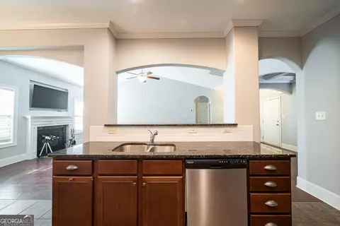 Kitchen - 24 Lilac Path, Hamilton, GA 31811 photo 4 of 5