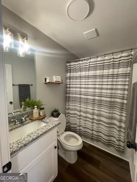 Bath - 212 N Chilton Cres, Lagrange, GA 30240 photo 2 of 2