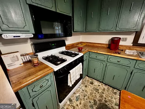 Kitchen - 134 E Virginia Ave, Macon, GA 31217 photo 2 of 4