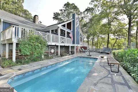 9 Odom Dr, Hamilton, GA 31811