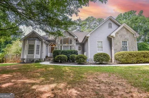 223 Windsong Ln SW, Lilburn, GA 30047