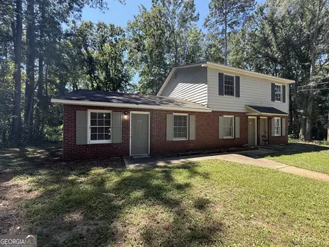 Exterior - 121 125 Lafayette Ct, Lagrange, GA 30241 photo 1 of 5