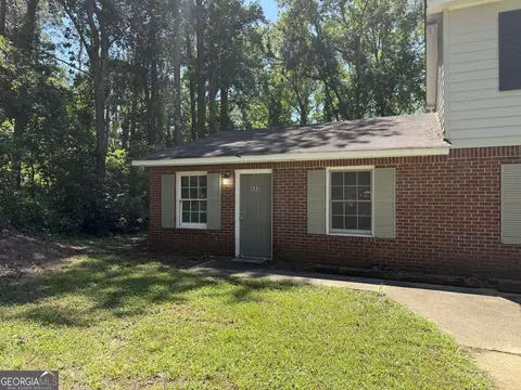 Exterior - 121 125 Lafayette Ct, Lagrange, GA 30241 photo 2 of 5