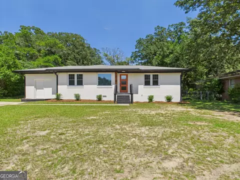 1910 Fairway Dr, Macon, GA 31217