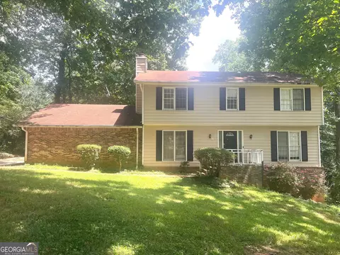522 Hickory Hills Dr, Stone Mountain, GA 30083