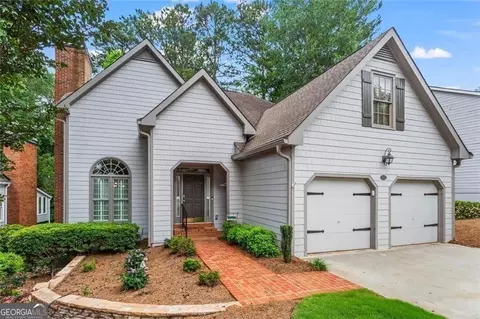 1605 Spinnaker Dr, Alpharetta, GA 30005