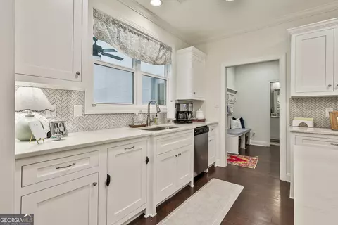 Kitchen - 1142 Beeks Rd, Williamson, GA 30292 photo 6 of 6