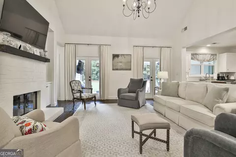Living - 1142 Beeks Rd, Williamson, GA 30292 photo 3 of 3