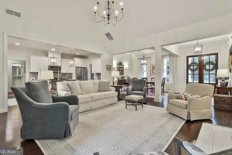 Living - 1142 Beeks Rd, Williamson, GA 30292 photo 1 of 3
