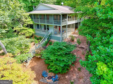 888 Moccasin Creek Rd, Clarkesville, GA 30523