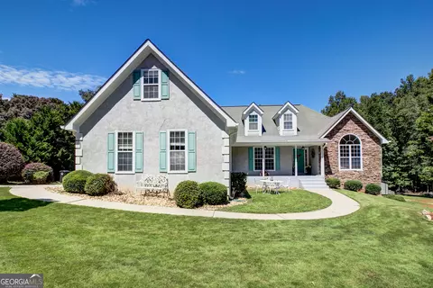 280 Farr Lake Dr, Tyrone, GA 30290