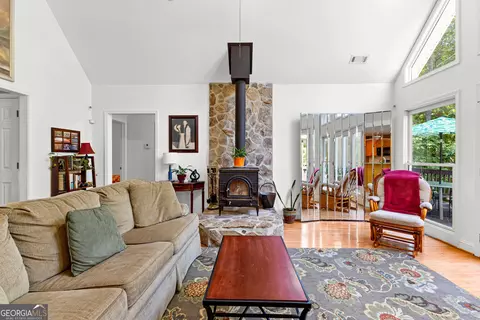 Living - 311 Hillview Rd, Hampton, GA 30228 photo 1 of 2