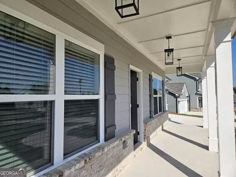 446 Banff Dr, Winder, GA 30680 photo 2