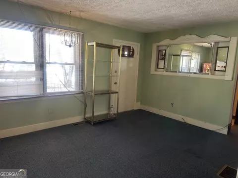 Living - 421 Chase Cir, Cornelia, GA 30531 photo 3 of 3